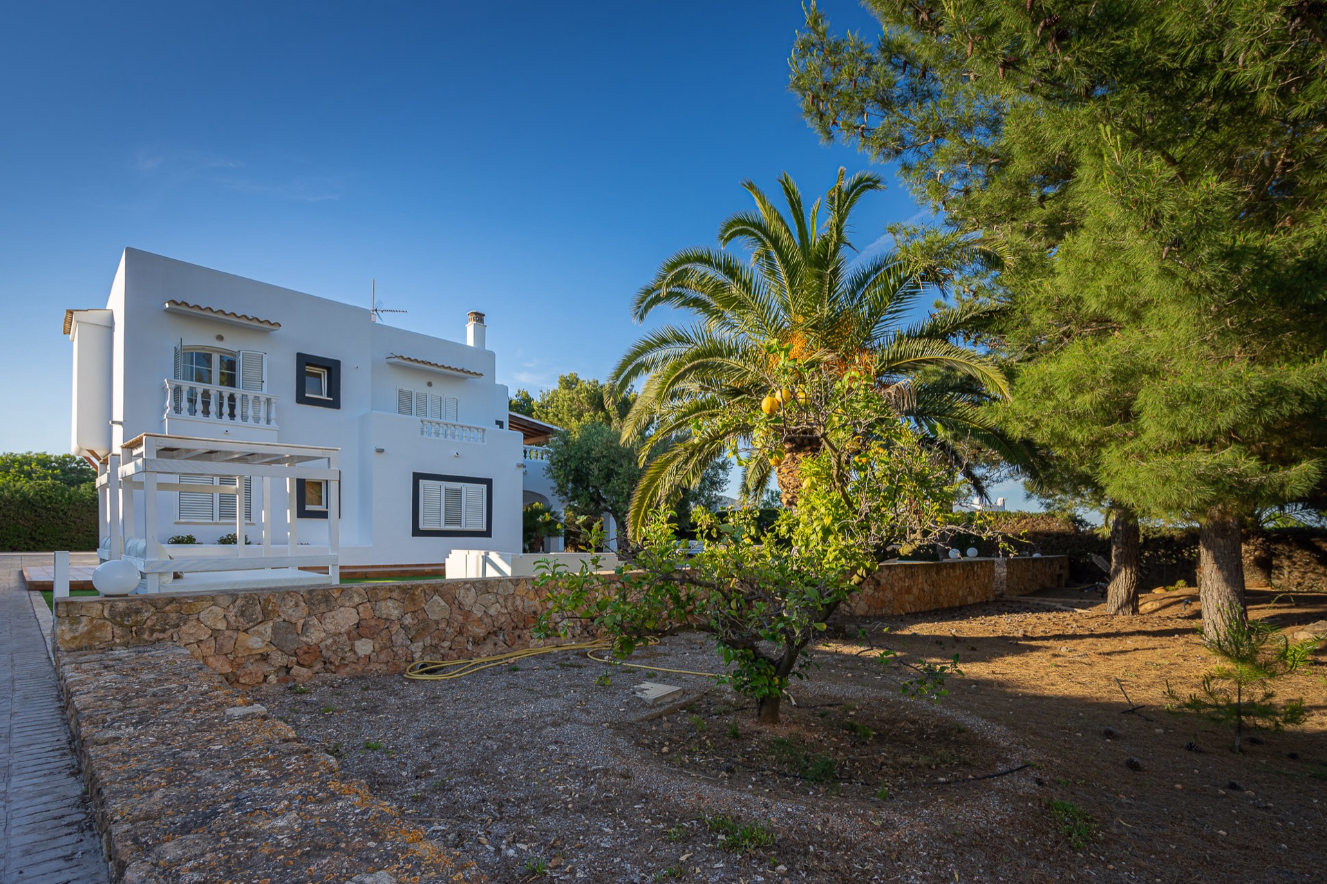 Zona de descanso exterior de Villa Oasis Ibiza